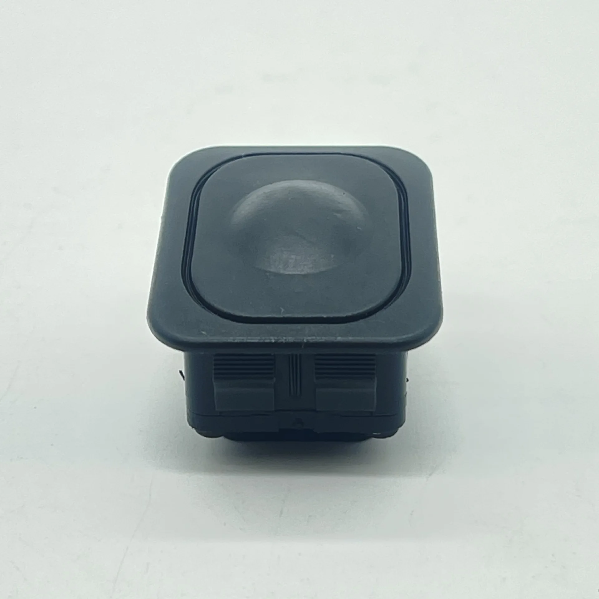 LR029038 Tailgate Release Button Compatible With Ford Mondeo Ranger Land Rover Freelander 2