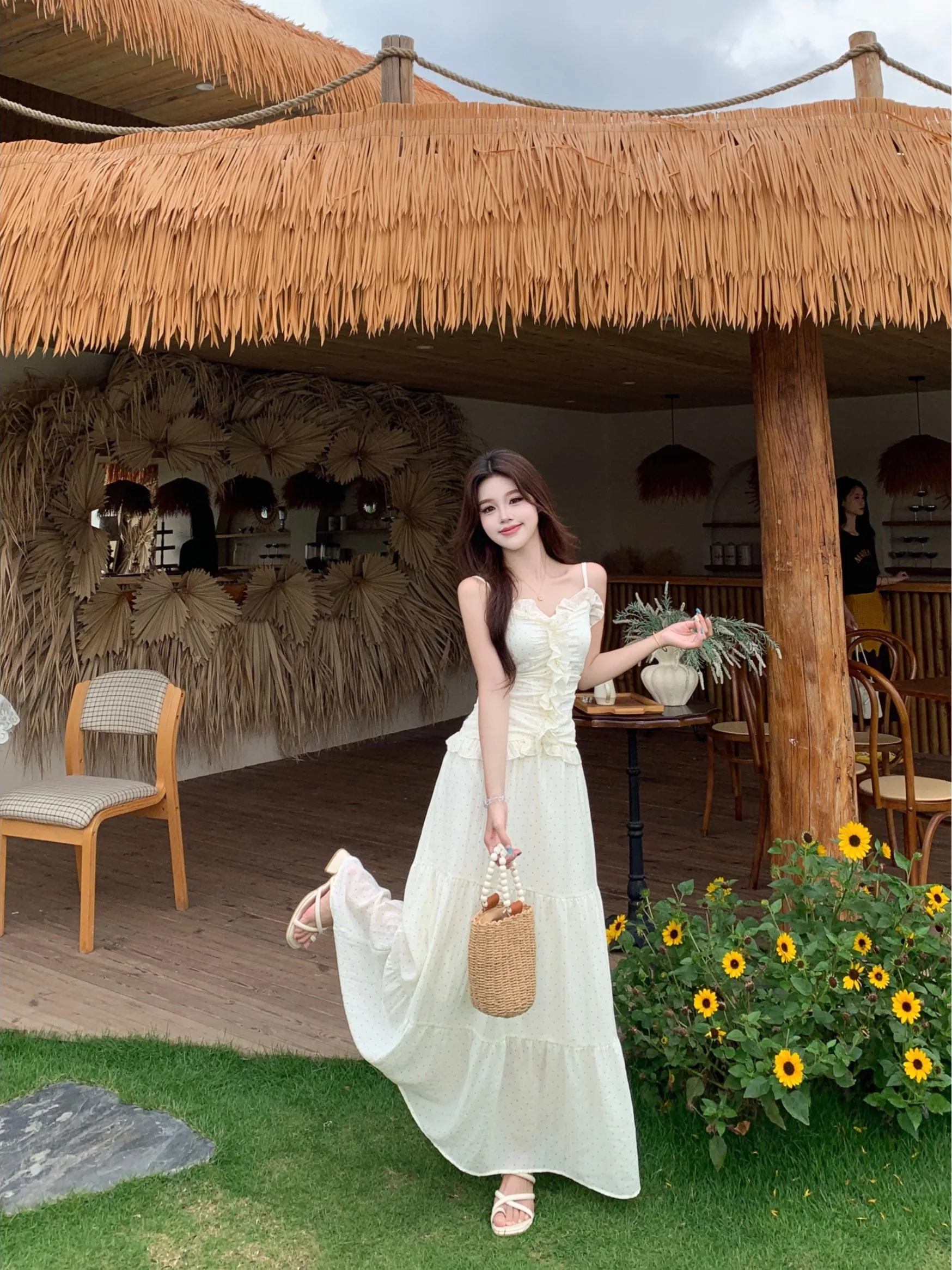 

Elegant Soft Toned Apricot Dress plus Size Summer Vacation Casual Cake Skirt Princess Style Loose Fit Lace Splice Midi Dress