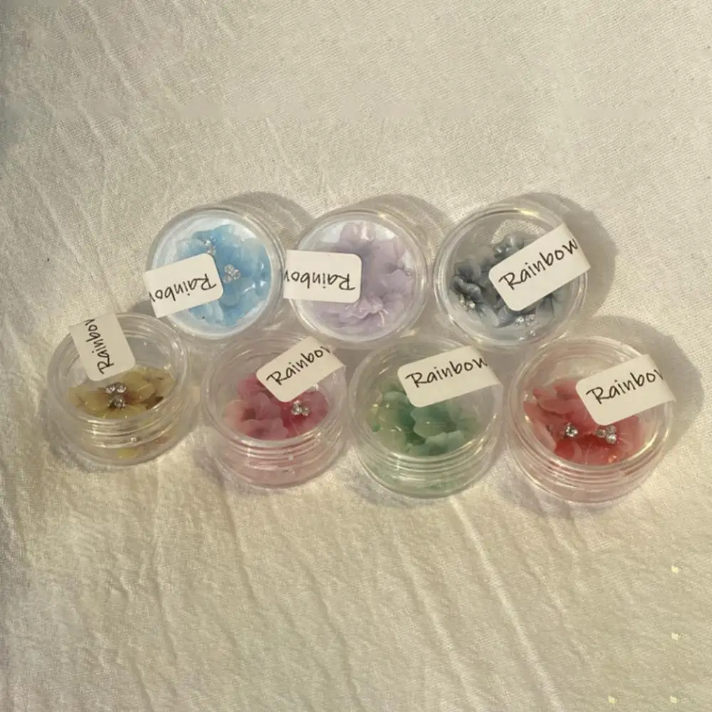 Dodaj jasne kolory Akcesoria do pielęgnacji paznokci Niełatwo uszkodzone Akcesoria Stylowe wykonane z żywicy w połączeniu z diamentami