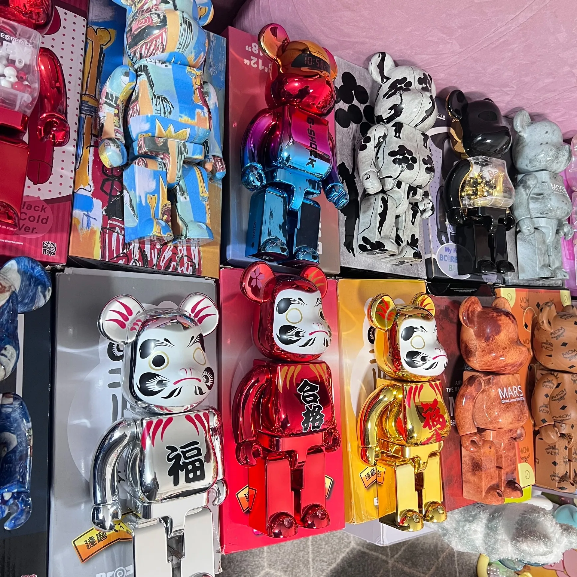 

Bearbrick 400% Graffiti Crown Cartoon Pattern 28 cm Height 11 Inches Home Decoration Doll Joints Can Rotate Trendy Toy Ornaments