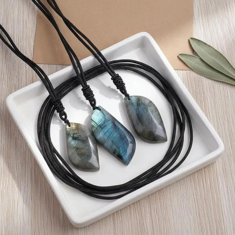 Stone Craft Natural Labradorite Stone Polished Geometric Shape Crystal Exquisite Training Stone