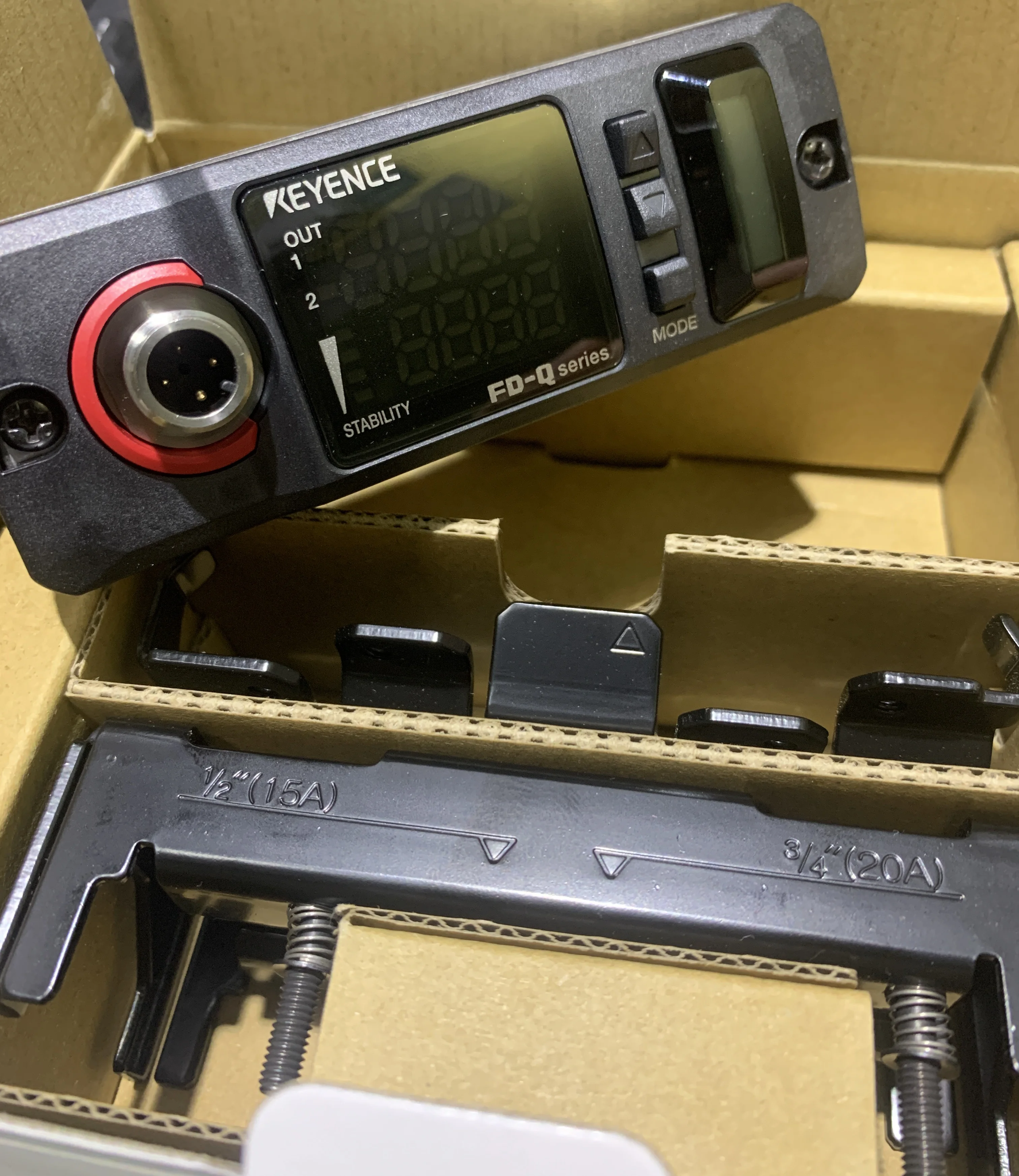 

With warranty FD-Q20C flowmeter Brand New Authentic KEYENCE flow sensor FD-Q20C