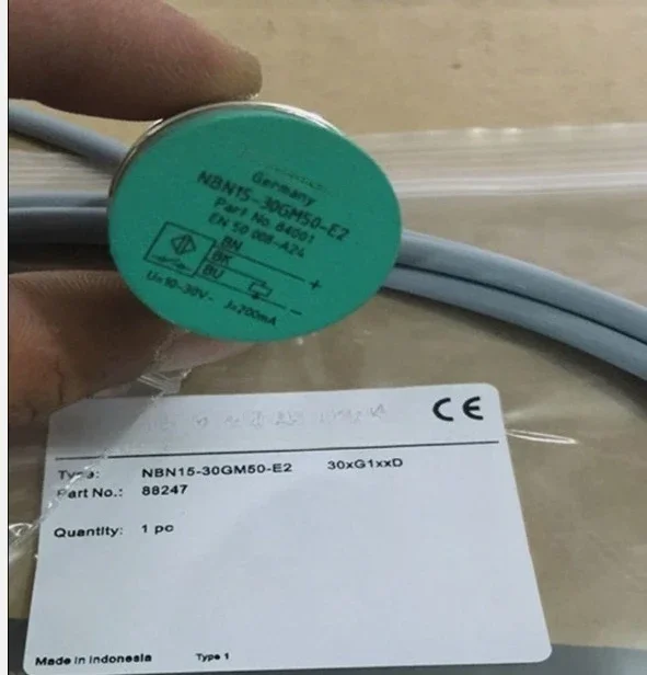 

Brand New Original 084001 proximity switch NBN15-30GM50-E2 DC three-wire PNP normally open threaded inductive Fast Delivery