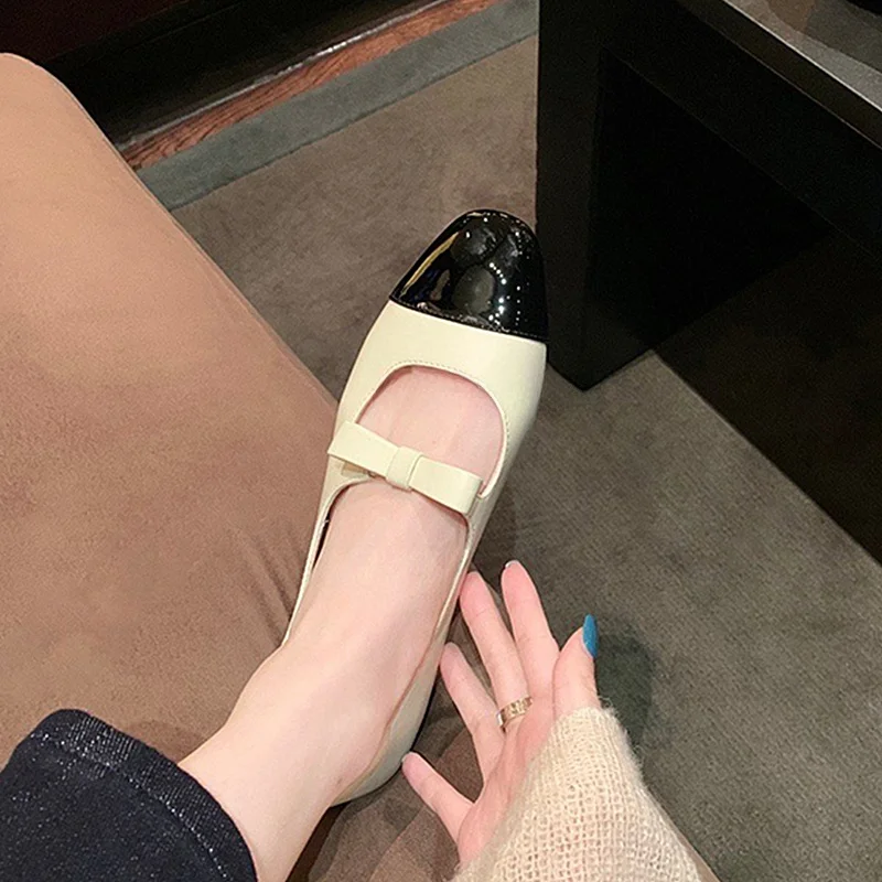 美しい蝶結びが付いたファッショナブルなフラットボトムバレエメリージェーンシューズ、ラグジュアリースタイルのラウンドトゥスリッポンシューズ