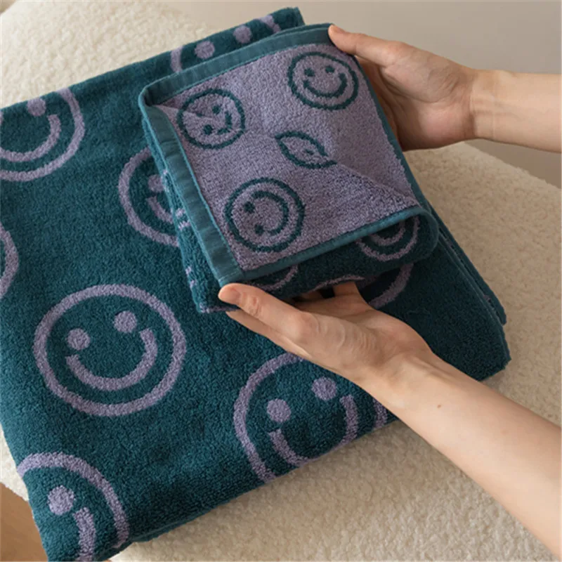 

Retro Smiling Face Towel Bath Towel Cotton Skin-Friendly High Quality Yarn-Dyed Jacquard Bath for Adult Wash Face Bath Towels