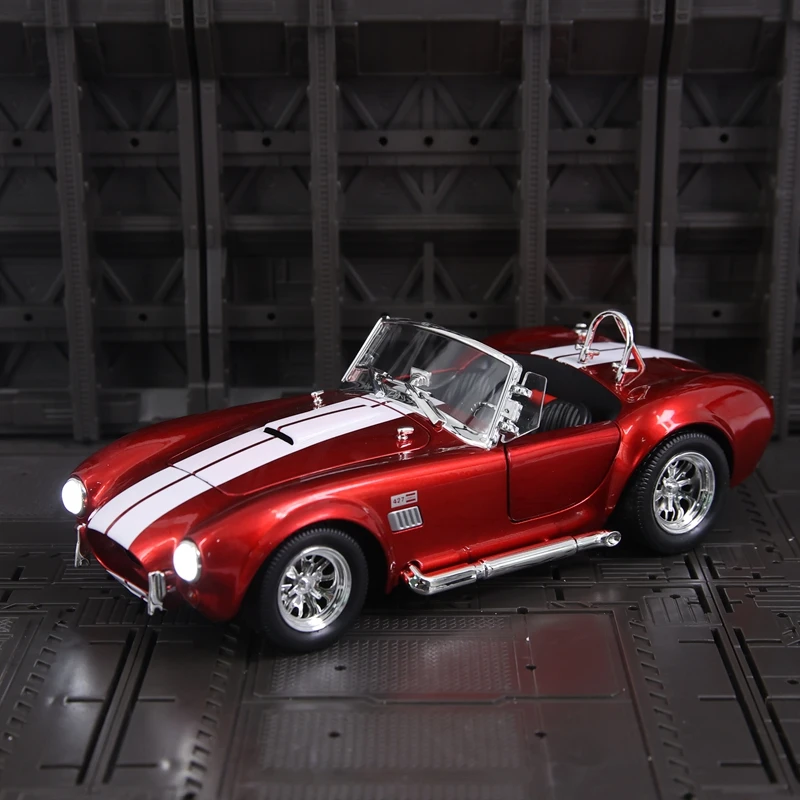 1:24 Ford Shelby Cobra AC Cobra 1960 modelo de coche de aleación, puertas y capó del motor, el maletero se puede abrir para juguetes para niños