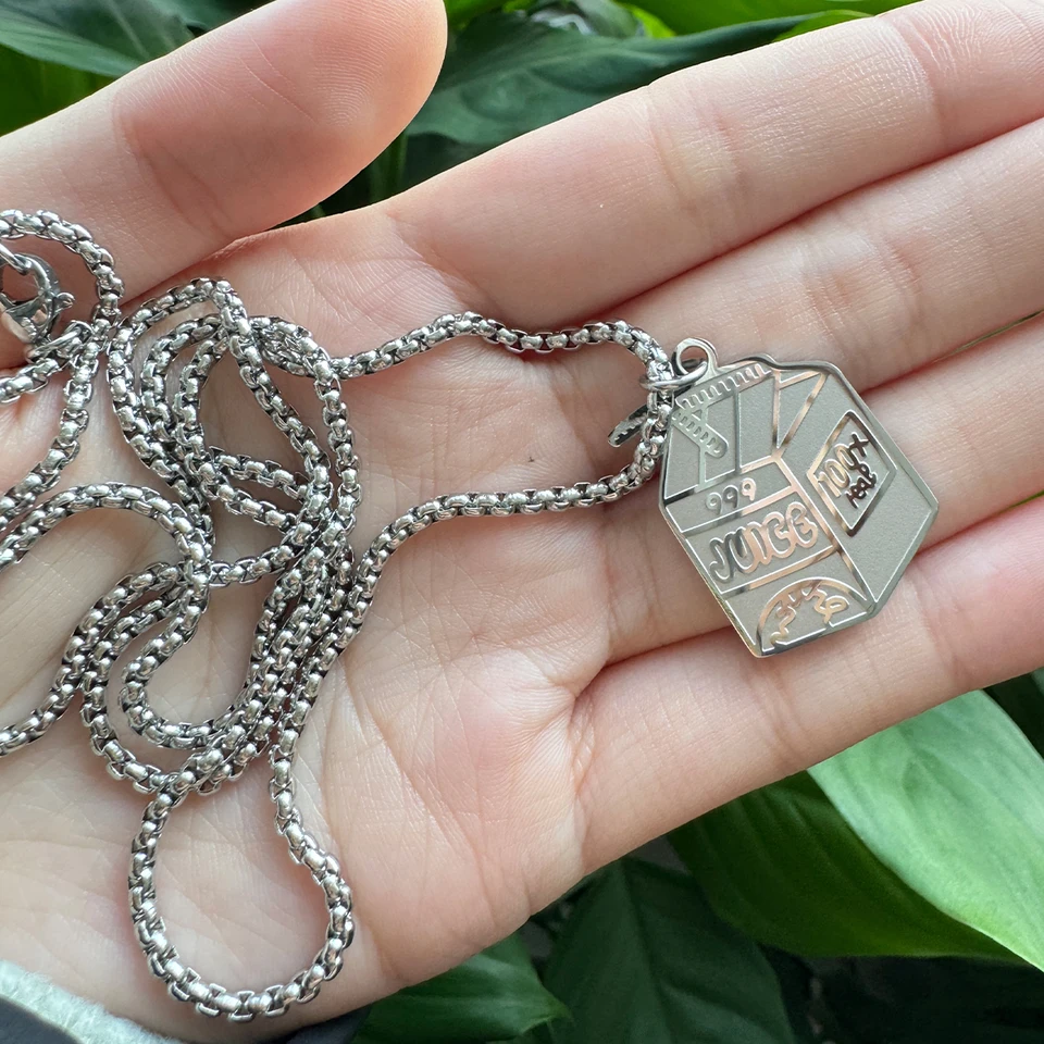 Oh!Juice Pond コラボkeychain 2個セット 預購｜PondPhuwin - POND 代言品牌Oh! Juice 🍎 Exclusive Keychain 盲