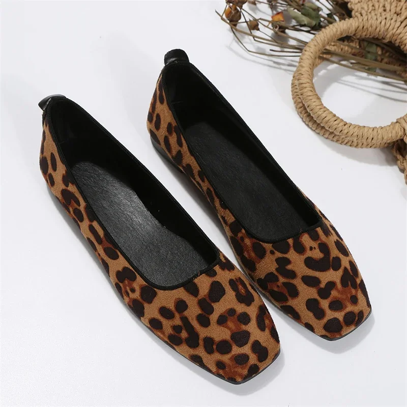 2024 Spring and Autumn Fashionable Comfortable Elegant Versatile and Wear-resistant Casual Flat-soled Leopard Print Shoes