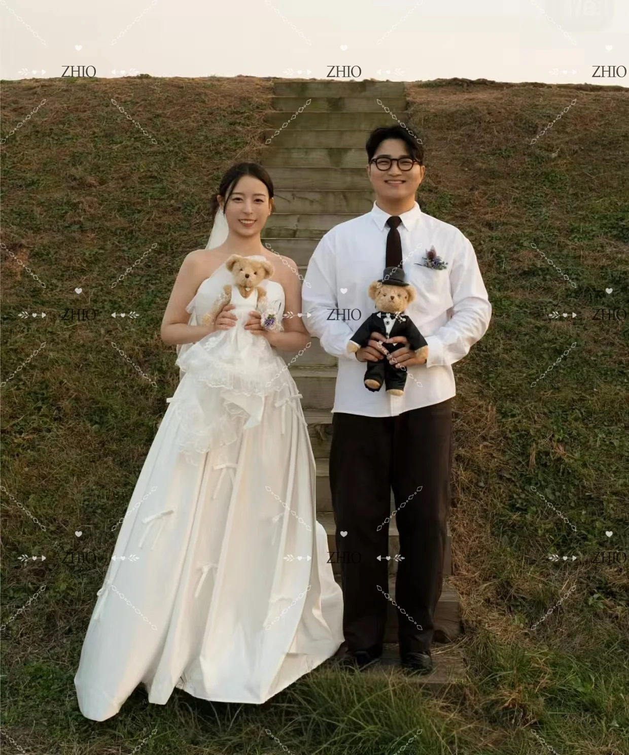 ZHIO فستان زفاف بفيونكة بسيطة بدون حمالات سويب تراين عاجي من الساتان كوري لالتقاط الصور فستان استقبال الزفاف مخصص لحفلات الزفاف #2