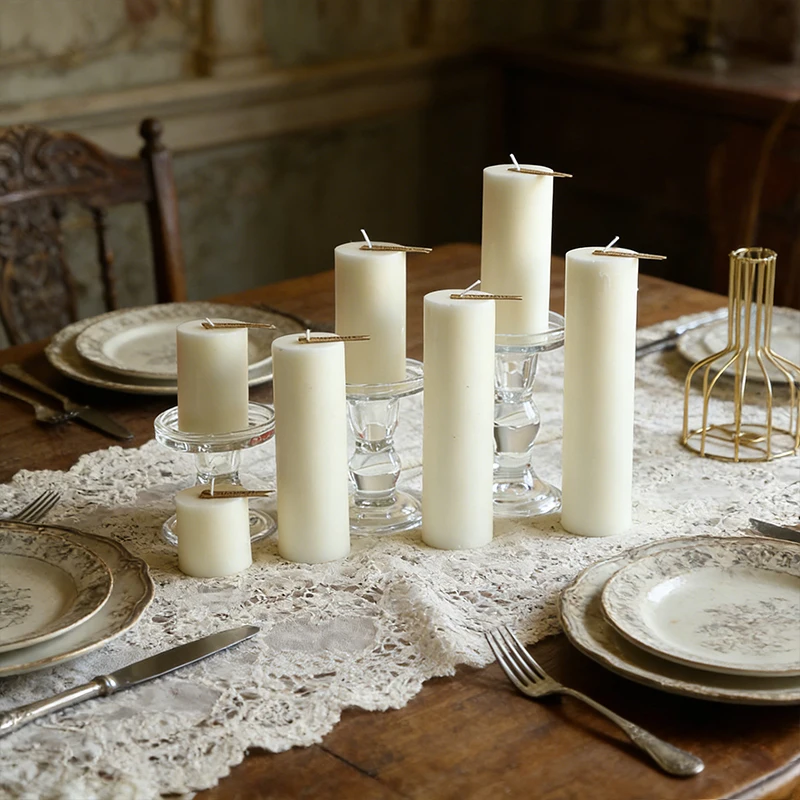 Фото Белые восковые свечи-столбики 5 см, оптом, длительного горения, без капель, без запаха, бездымные, для свадеб, вечеринок, спа-салонов, фонарей, камина, дома