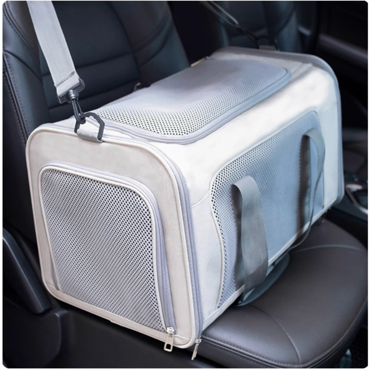 

Car canvas folding pet bag, portable for outdoor use, portable pet carrying bag