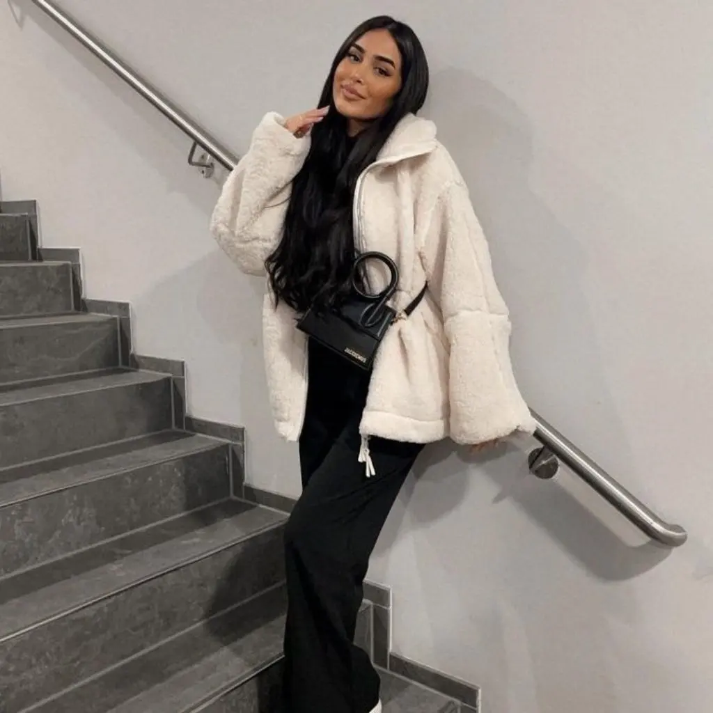 

Women's Loose Fit Cashmere-Like Jacket Autumn Winter Fashion Casual Outdoor Zip-Up Coat Personalized European American Style