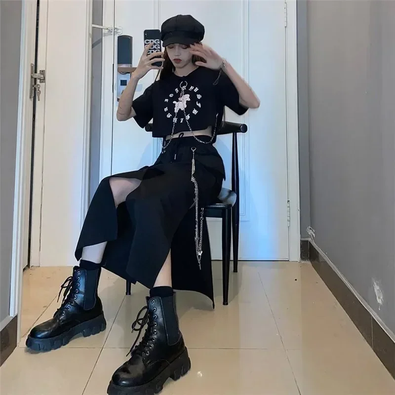 

2025 Korean Style Black Long Skirts with Chain New Spring Autumn Women Skirt Fashion Side Slit Hip Hop Streetwear