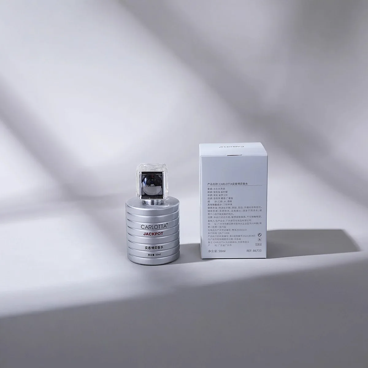 

50ml Premium EDT Perfume for Men & Women Aquatic Woody with Bergamot & Violet Ideal for Outdoor Dating Classic Hot Sale Cologne