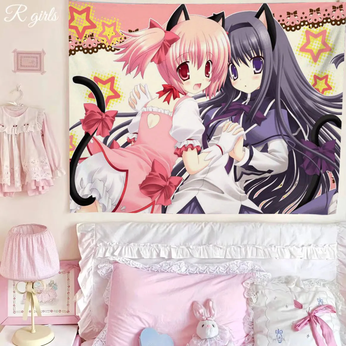 Kawaii Madoka Neko Anime Wandteppich, Dienstmädchen-Outfit, Wandbehang, ästhetischer Hintergrundstoff für Schlafzimmer, Wohnheim, Raumdekoration