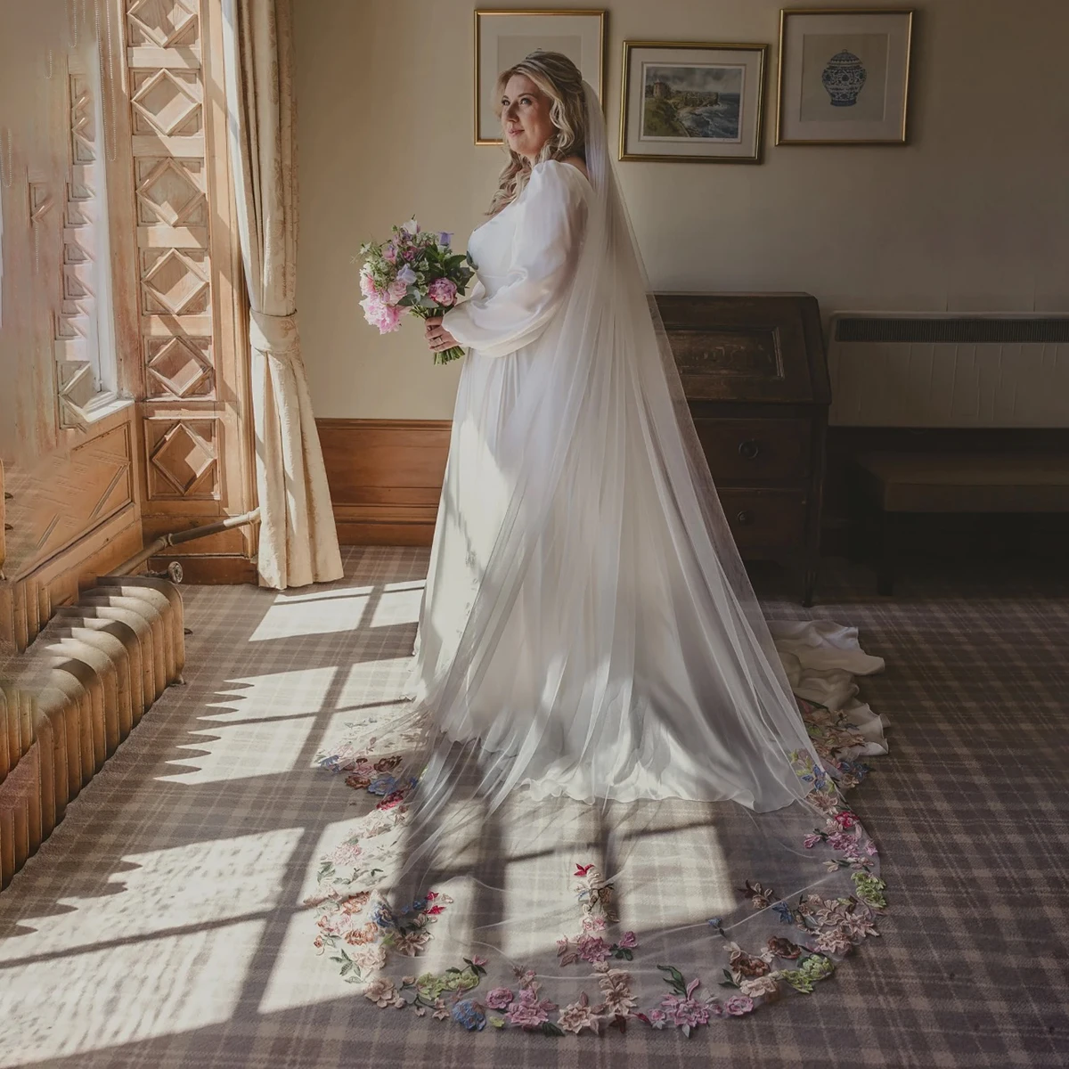 Customized Colorful Floral Trimmed Wedding Veil Chapel Train 2.5 Meters Long Beautiful Unique Embroidered Headpiece with Comb