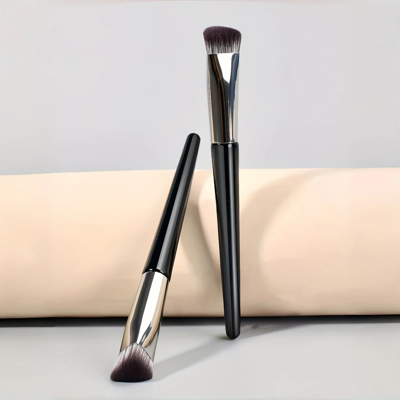 Brocha correctora de fibra sintética suave, multiuso para mezclar impecable debajo de los ojos, crema BB, herramienta de maquillaje amigable para viajes