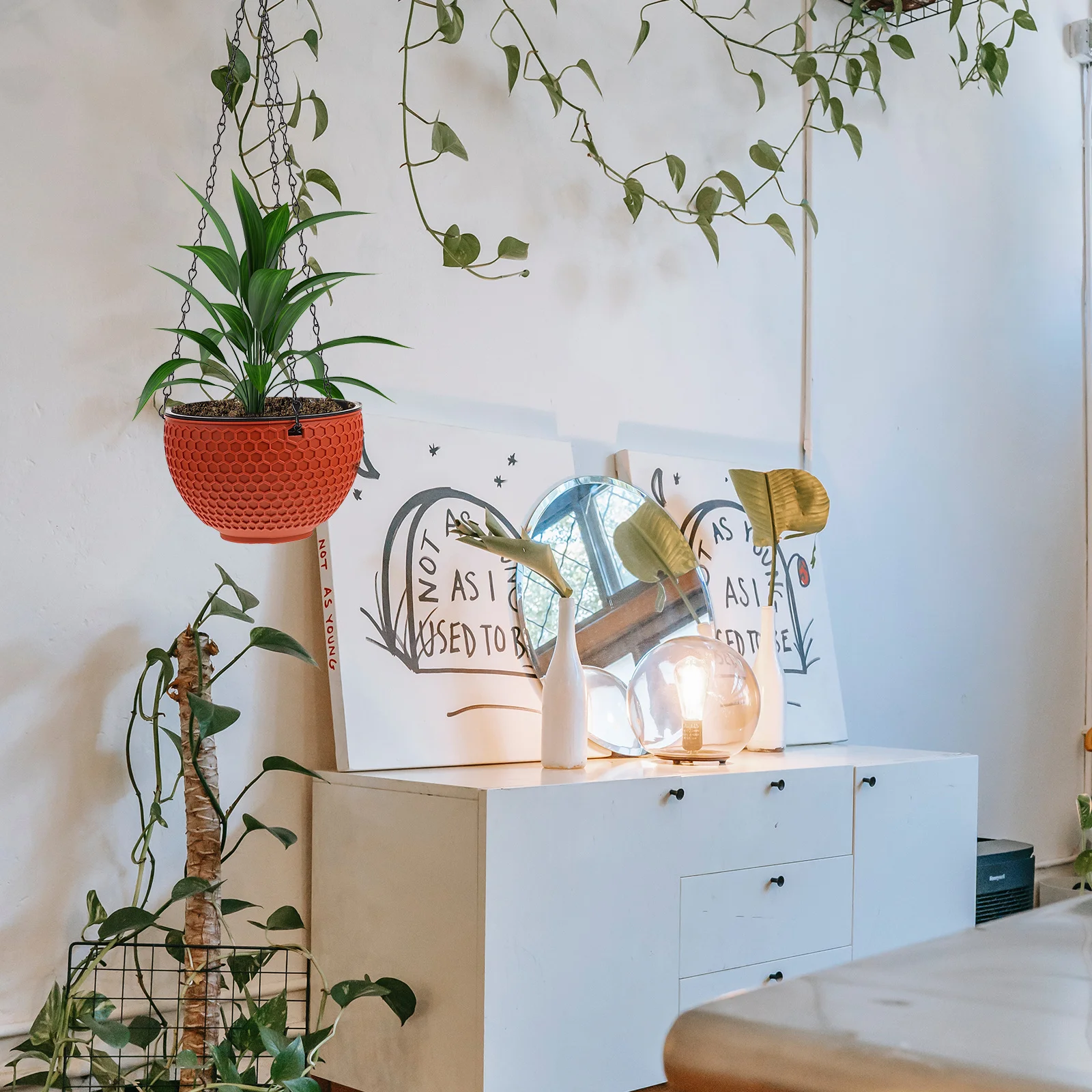 

2Pcs Space-Saving Plastic Flower Pots Creative Hanging Baskets for Home Gardening Hanging Flowerpot Plant Pot Decor