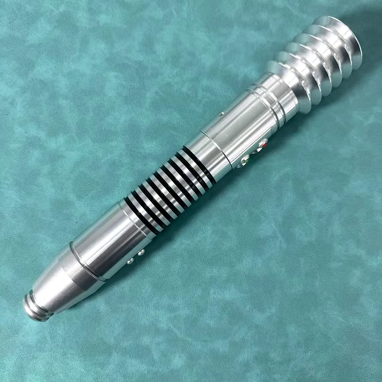 ليتسبر الثقيلة المبارزة بكسل المعادن هيلت ألوان لا نهائية الخطوط الصوتية تغيير السيوف الليزر تأثيري لعب الاطفال