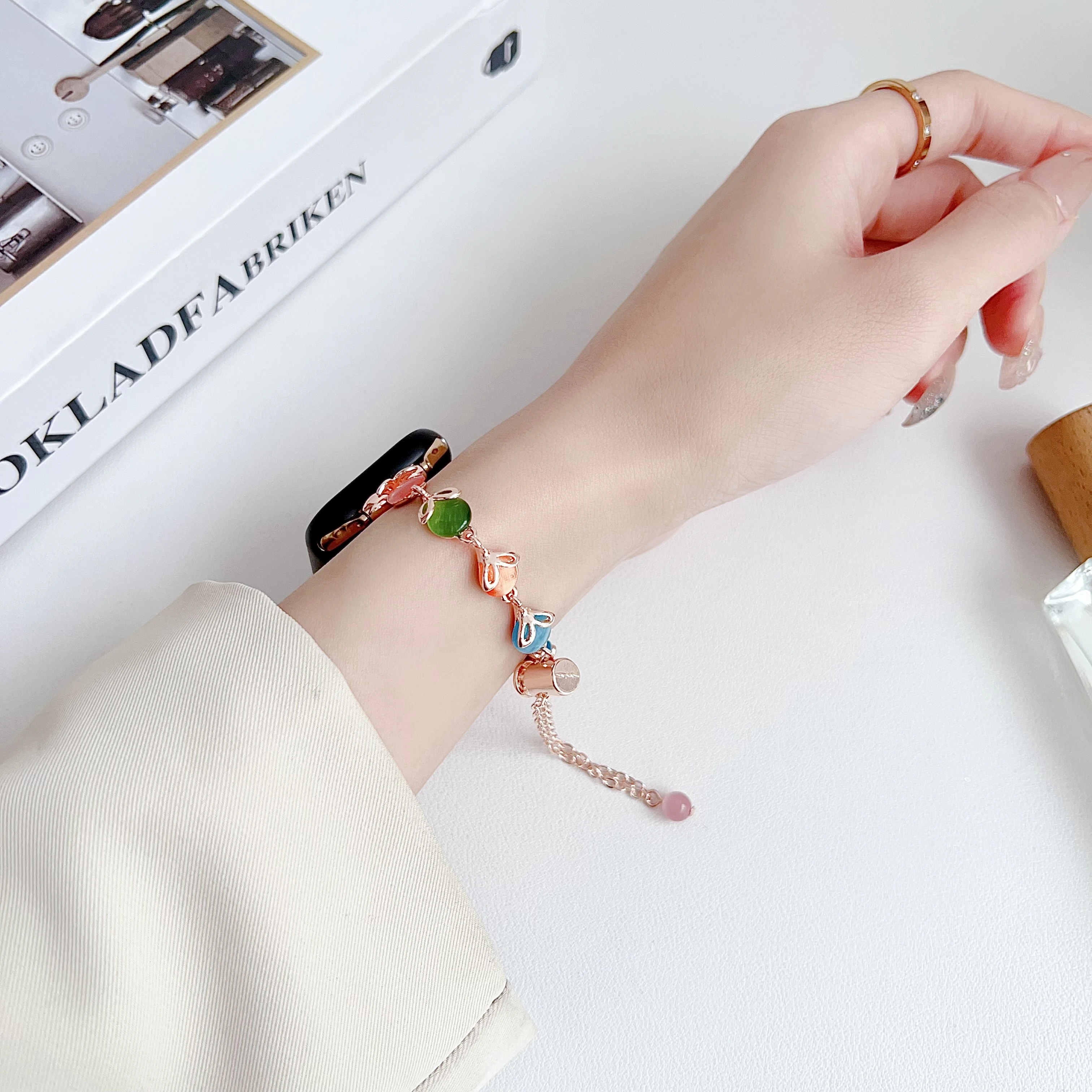 حزام مجوهرات لساعة أبل بسوار معدني قابل للتمدد وسلسلة Iwatch 987654 حبة أوبال حلوة للغاية SE مع Series40 41 44 45 49 ملم