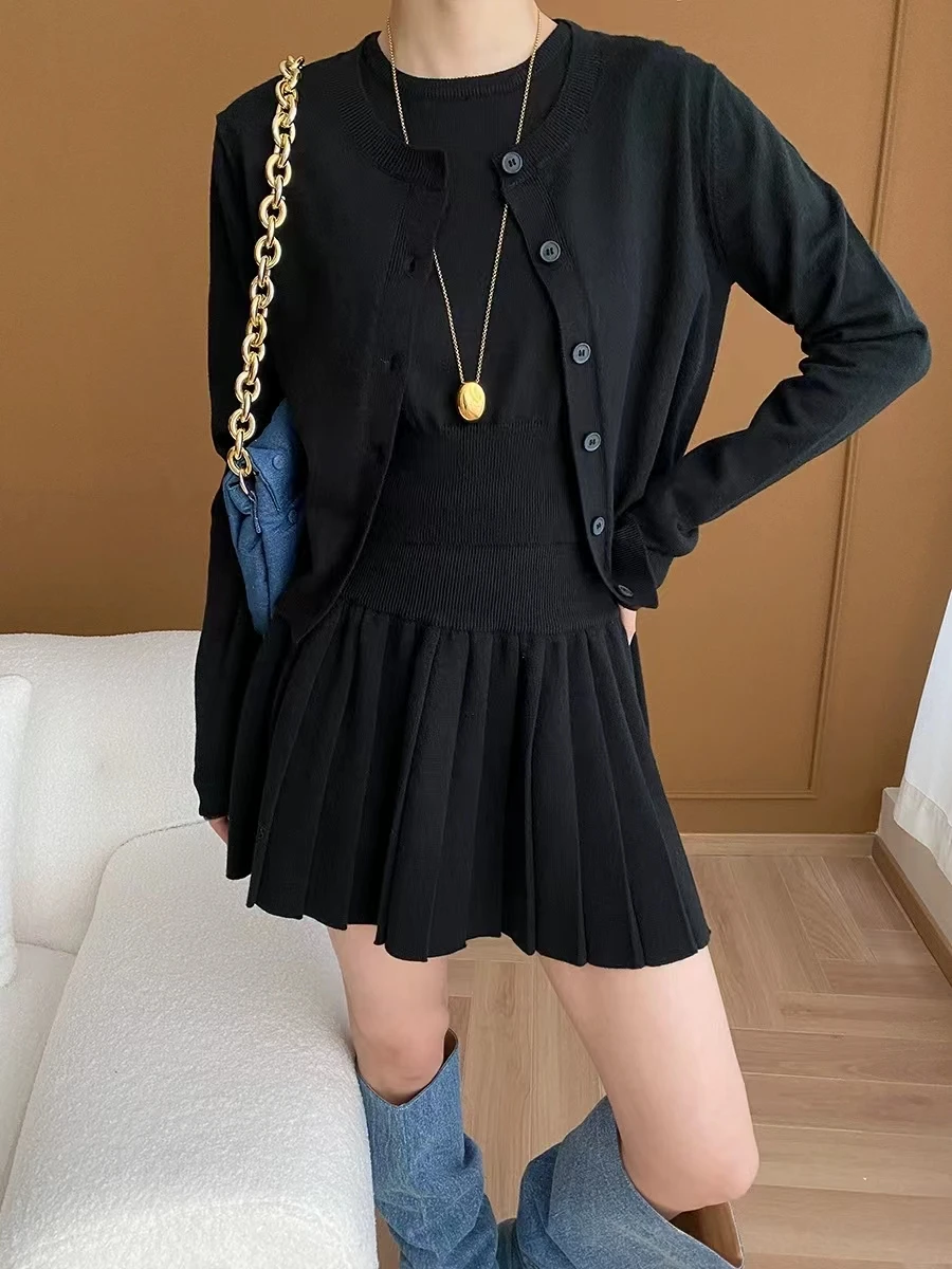 Modern College Style Long Sleeved Cardigan+Short Sleeved Round Neck T-Shirt+Half Skirt Three Piece Knitted Set Early Spring