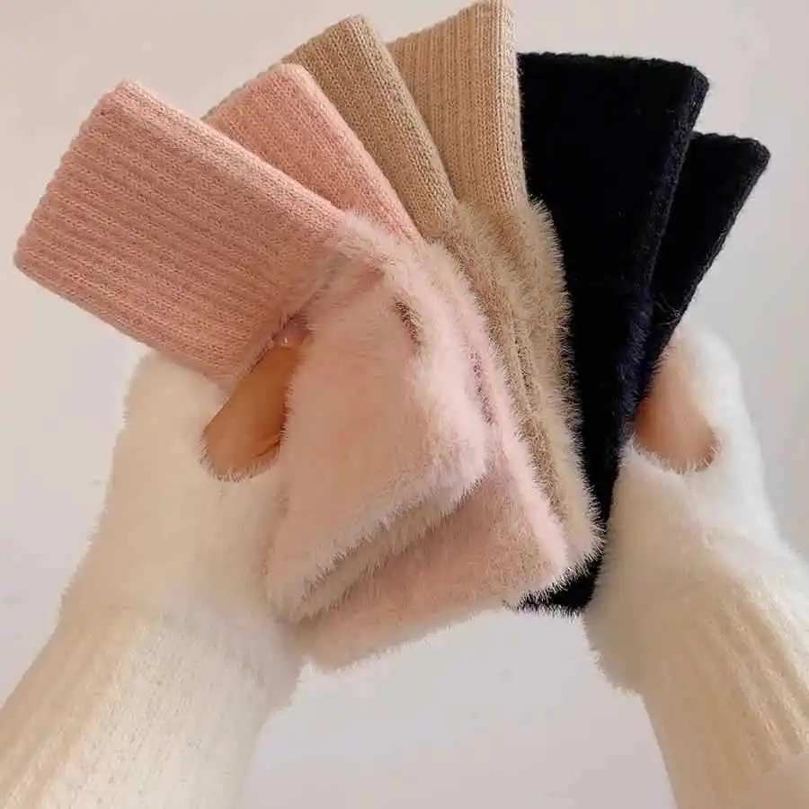 Sarung tangan mewah layar sentuh setengah terbuka untuk wanita di musim dingin, pelindung pergelangan tangan rajutan setengah potong wol yang hangat dan tebal