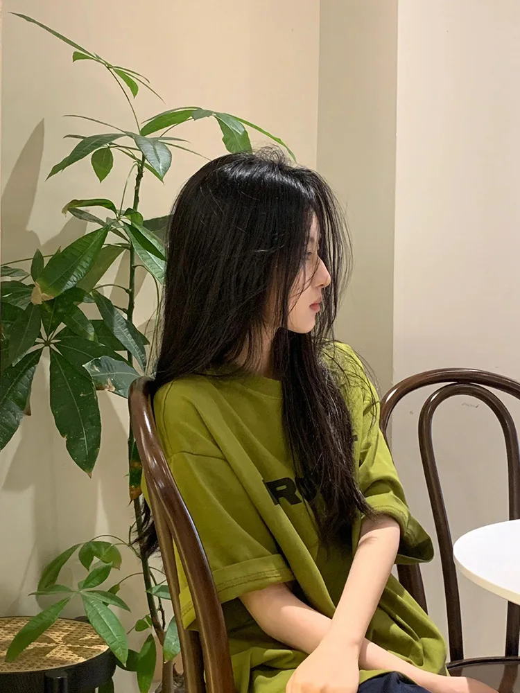 laid-back-green-letter-print-short-sleeve-women's-t-shirt-summer-trendy-long-simple-elegant-loose-top-casual-streetwear