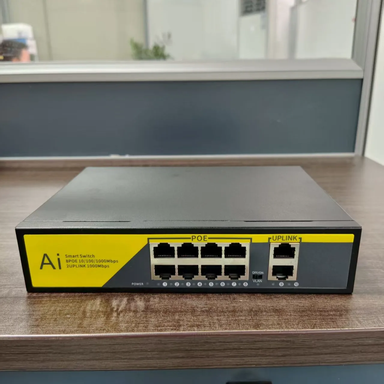 Psennikow POE 기가비트 스위치 10 포트 100/1000Mbps IP 카메라용 표준 POE 업링크/SFP가 있는 250m 번개 보호