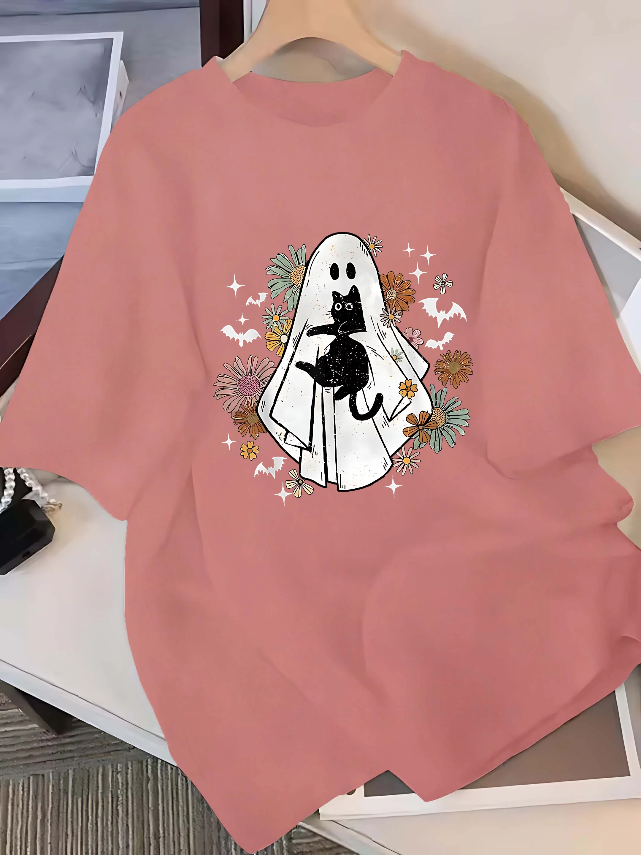 Kaus Grafis Halloween Ghost & Black Cat Ukuran Besar - Lengan Pendek Enam Warna