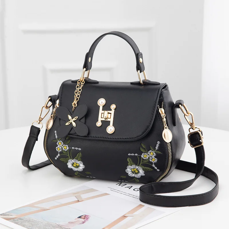 2024 New Trendy Internet Celebrity Women\'s Handbag Bag Shell Shaped Fashion Embroidered Crossbody Single Shoulder Bag Female