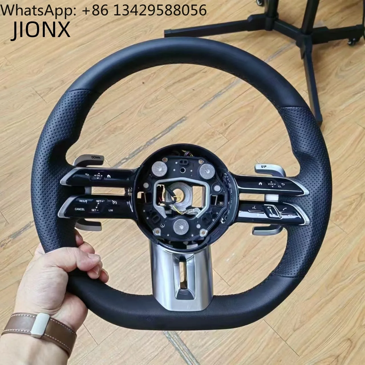 

Custom Seller Advanced Carbon Fiber Suede for Mercedes Benz W205 W178 C190 GT63 C63 AMG W247 W222 W204 W211 Steering Wheel