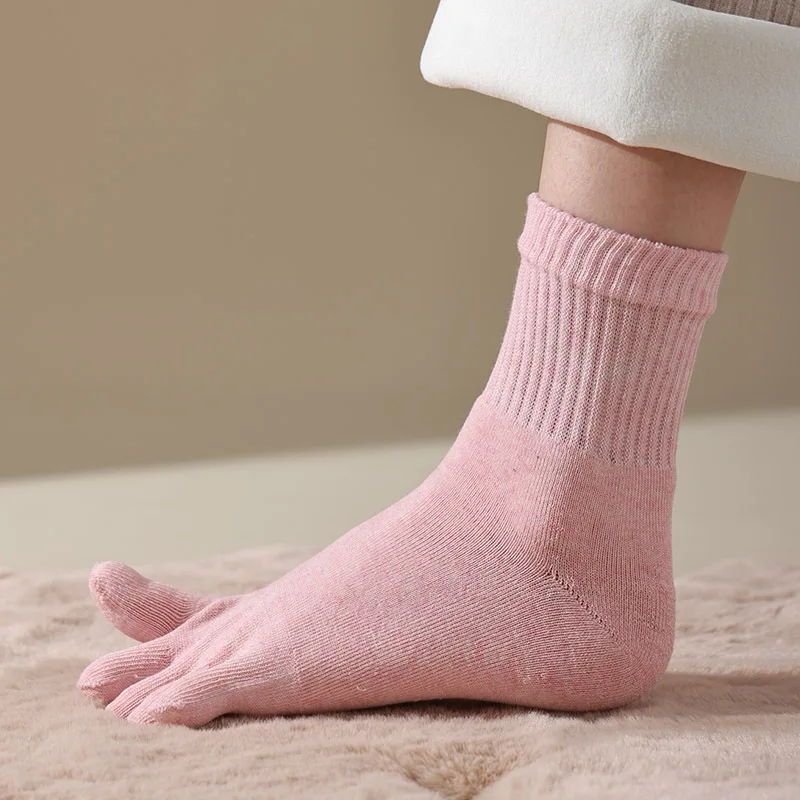 1 Paar Winter-Socken mit dicken Zehen für Damen, Baumwolle, solide, atmungsaktiv, warmer Boden, schlafender Frottee gegen kalten Schnee, lose Fünf-Finger-Socken – Detail 11