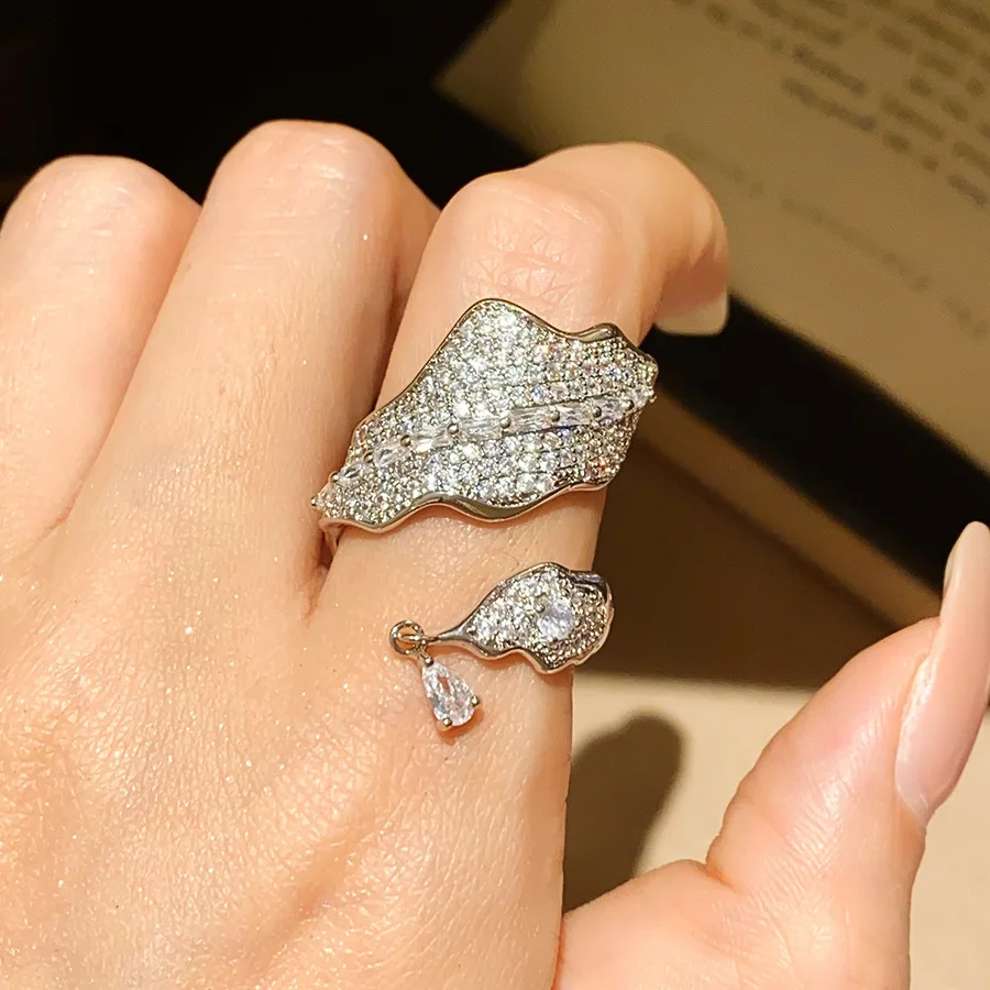 Stylish Leaf Design Finger Ring Inlaid Cubic Zirconia Adjustable Open Ring Luxury Women Jewelry Present