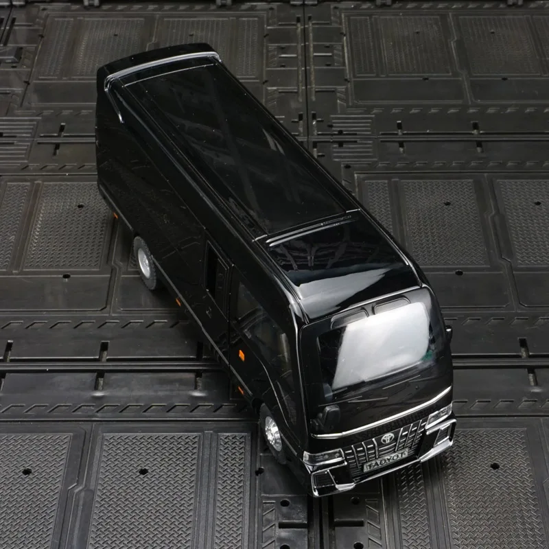 

1:32 Toyota Coaster alloy car model bus, commercial vehicle, children's sound and light feedback toy, door can be opened