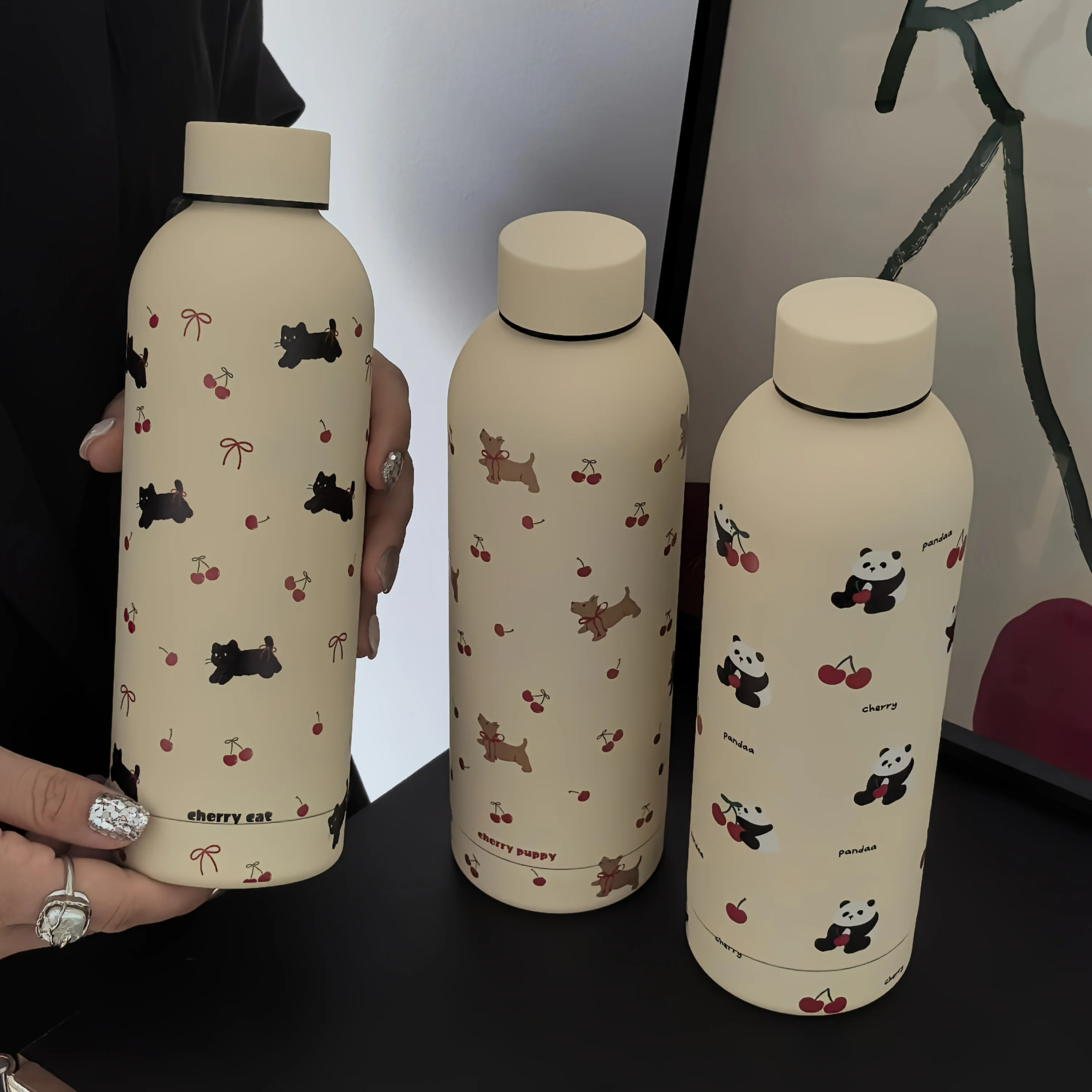 A 500mlStainless Steel Insulated Tumbler Featuring Adorable Cartoon Animal Prints. Perfect as a Coffee Cup, Water Bottle