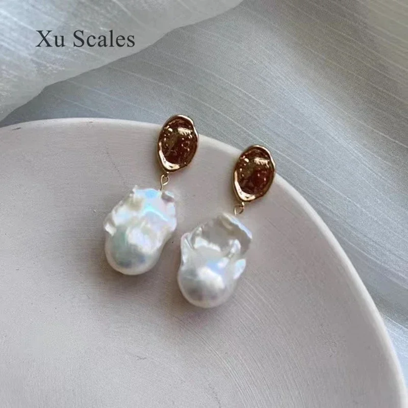 Natural Freshwater Colorful Aurora White 15-25mm Baroque Pearl Earrings Retro Court Gold Coins Queen Head Jewelry Gift for Women