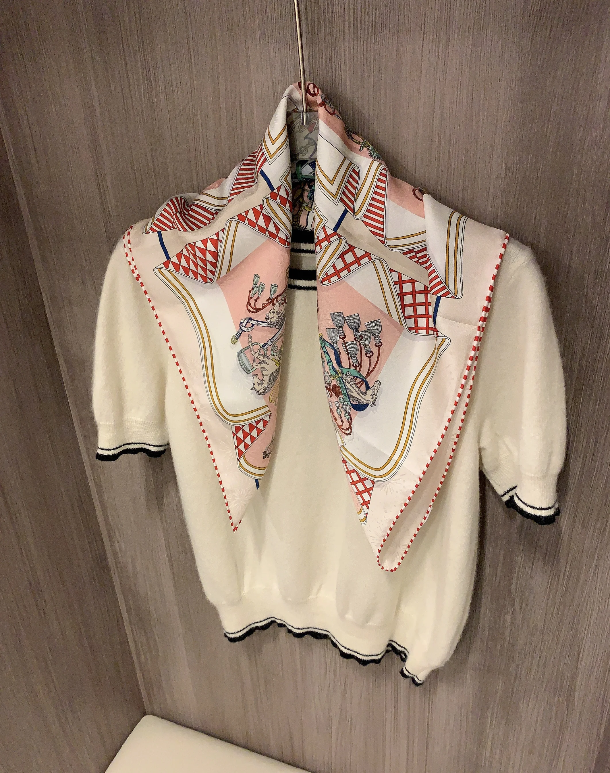 ピンクマルベリーシルクウールスカーフブーケ香り付き軽量冬用ラップ韓国風幾何学模様装飾女性用スカーフ