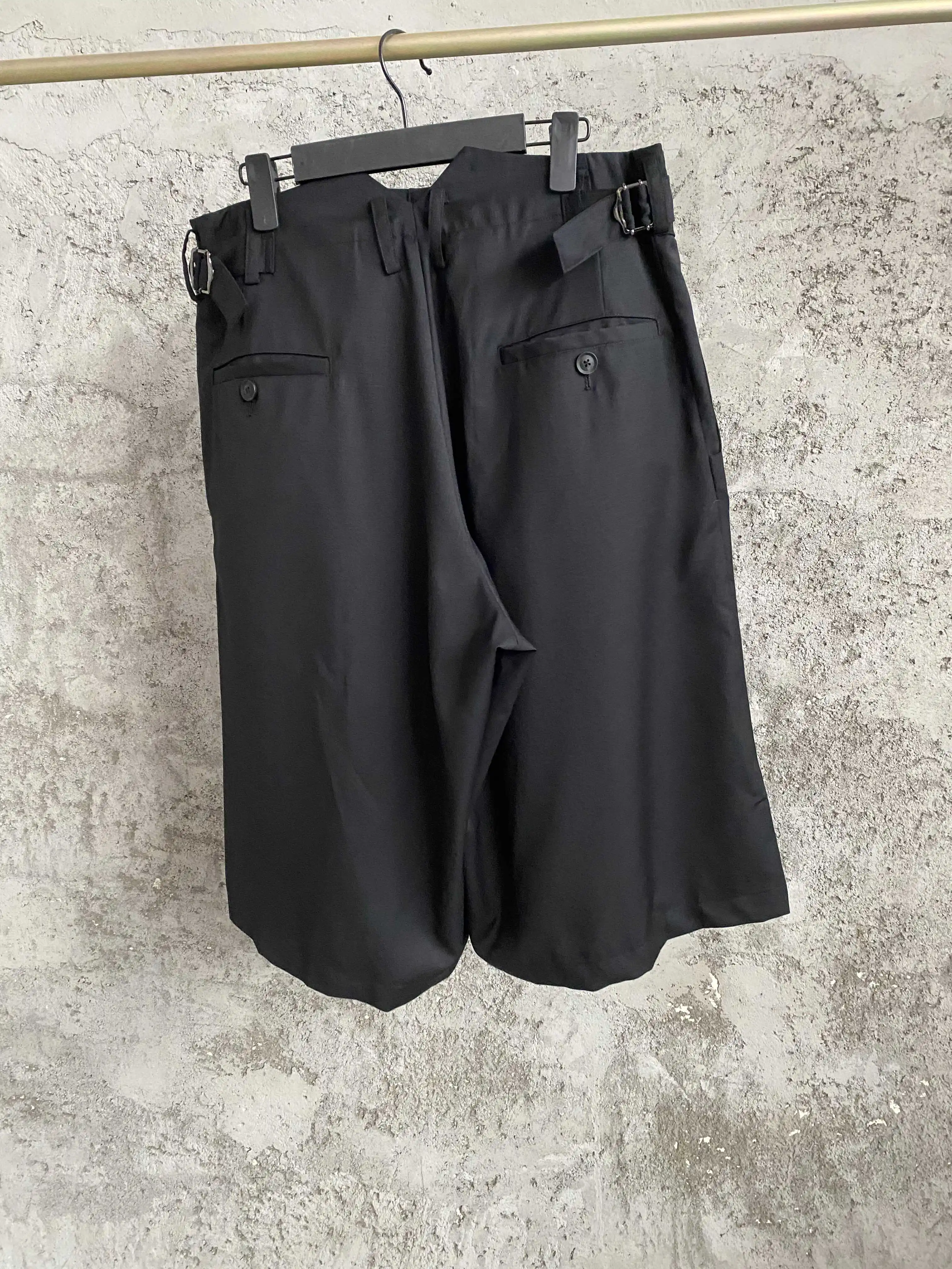 TOP-YAMAMOTO black large pocket functional zipper Bermuda shorts for men