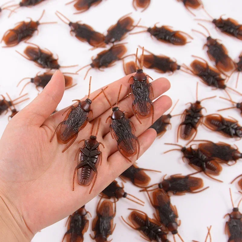 10-80Pcs Artificial Cockroach Realistic Fake Roach Insects Novelty Trick Props Kids Toy Halloween Party Decoration Plastic Bugs