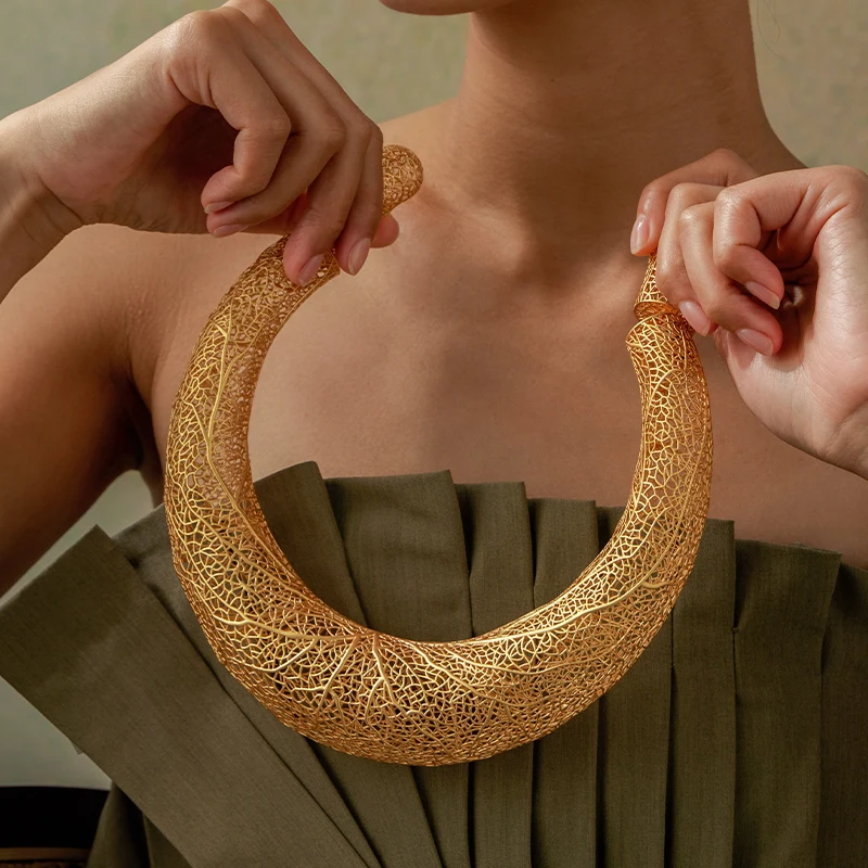 IVOG Hollow Tribal Choker Necklace Flexible Open Torque Women Party Collier Collana Trendy Modern Minimalist Fashion Jewelry