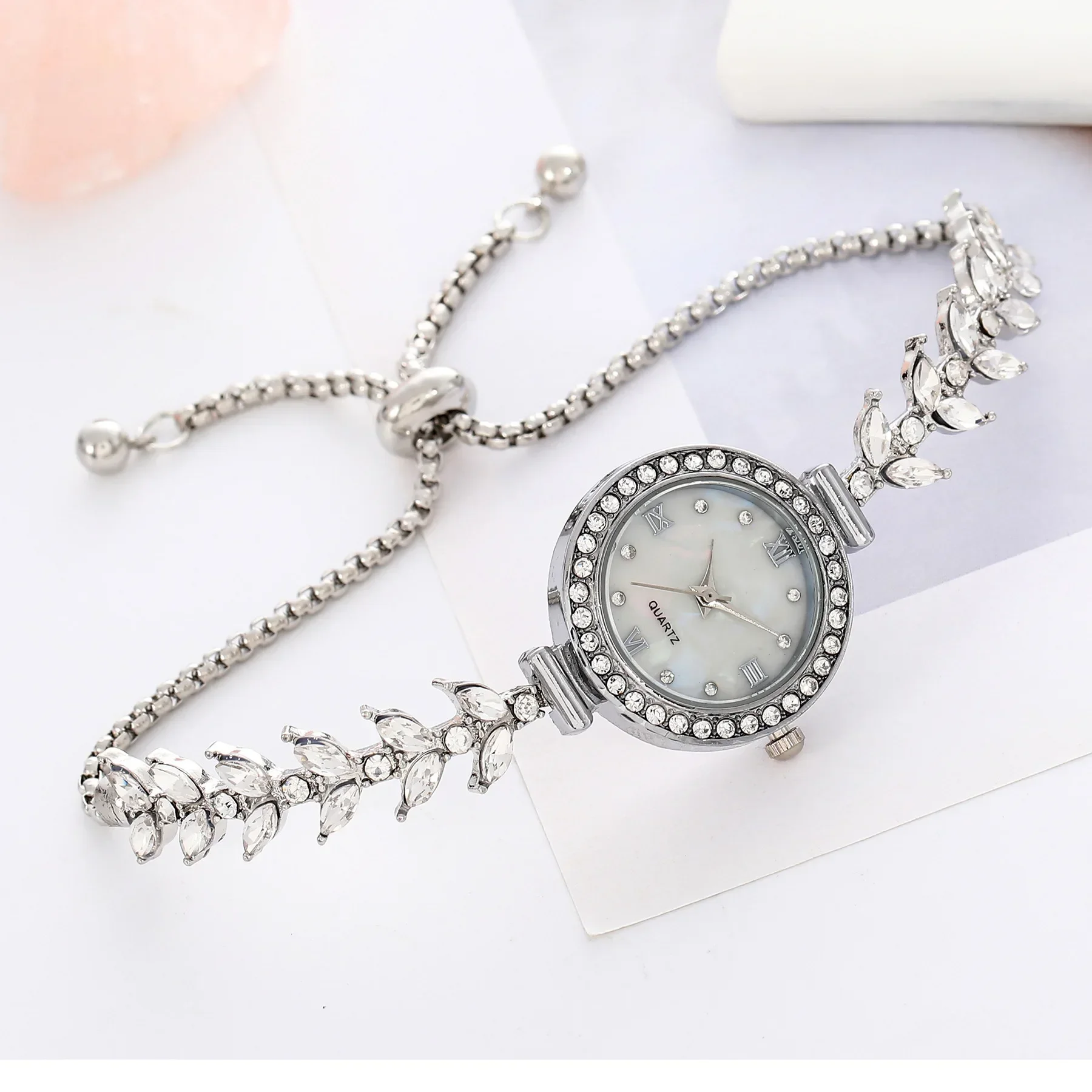 

Women Fashion Bracelet Watch Golden Reloje Small Dial Quartz Leisure Popular Wristwatch Hour Female Ladies Elegant Relogio Clock