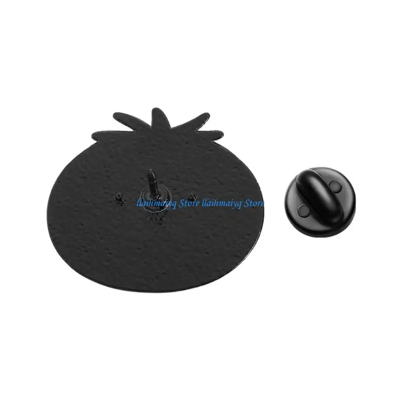 

573B Playful Strawberry Banana Tomato Kitten Lapel Pin Cartoon Animal And Fruit Theme Alloy Brooch Fashion Accessory