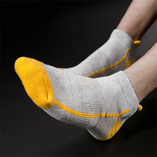 5 Color New Anti-sweat Unisex Sport Socks Women Men Short Tube Breathable Socks Outdoor Running Basketball Soccer Sports Socks