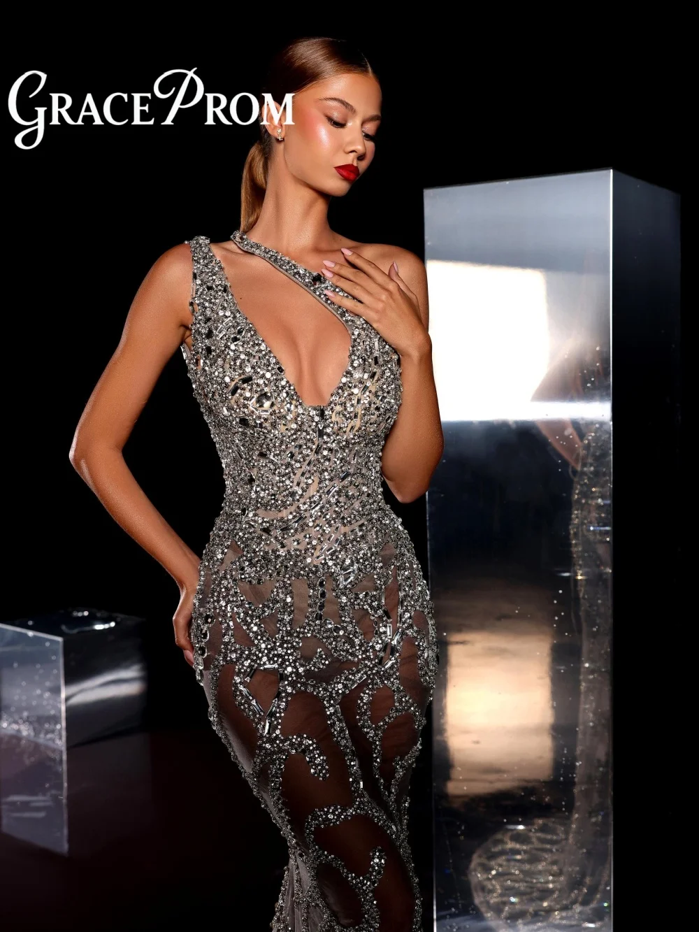 Exquisite One Shoulder Evening Dress 2026 Romantic Crystal Beaded Carpet Gown Fashion A Line Floor Length Party Gown فساتي