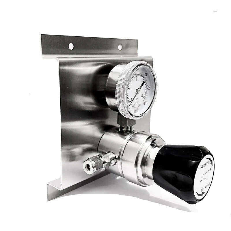 Stainless Steel Regulator with Compact Piston Design and Pressure Control Range 0-3000psi (207bar)