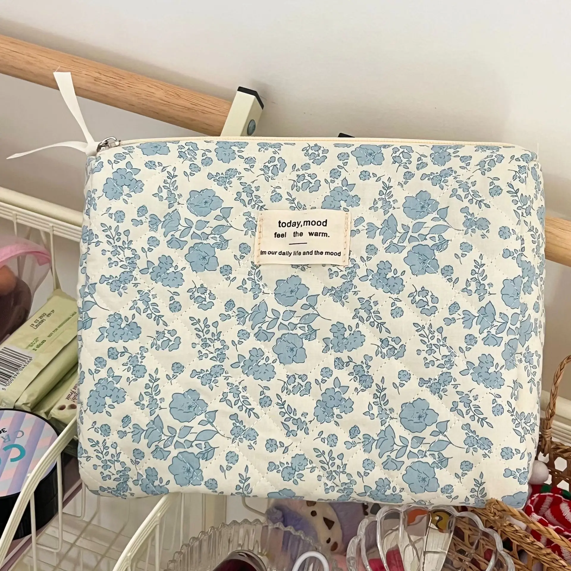 Blue Flower Cosmetic Bag Clutch Bag Large Makeup Organizer Bags Korean Cosmetic Pouch Women Cute Toiletry Beauty Case