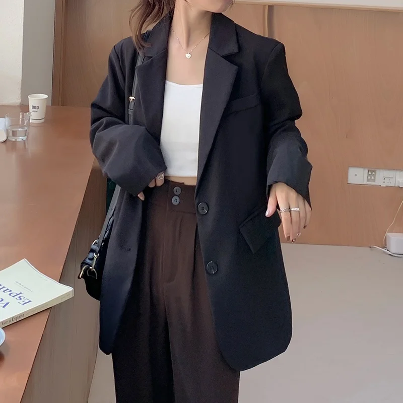 بدلة صيفية نسائية كبيرة الحجم بليزر سميكة متباينة بنقطة مجوفة وتفاصيل متكاملة وقسم بطانة الأظافر