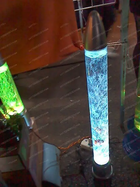 

Маленькая рыбка-ракета, меняющая цвет автоматически, бионическая рыбка, высота водной колонны 88 см.