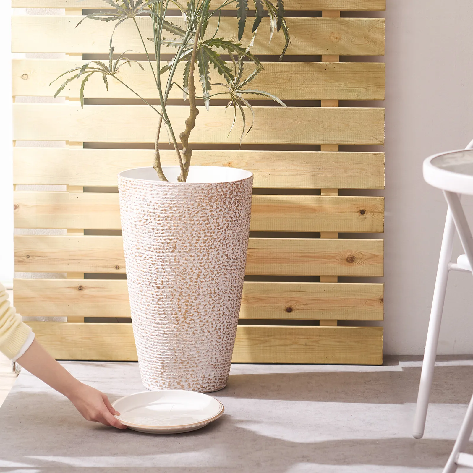 

Tall Planter Set of 2 Round Tapered Plant Pots 21 in for Outdoor Indoor