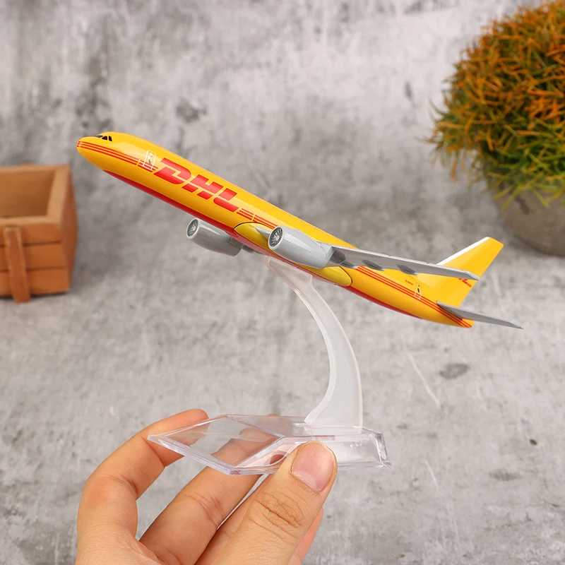 16CM Scale 1:400 Metal Airplane Replica DHL Alloy Airplane Model Yellow Freight Machine Diecast Aircraft Aviation Collectibles